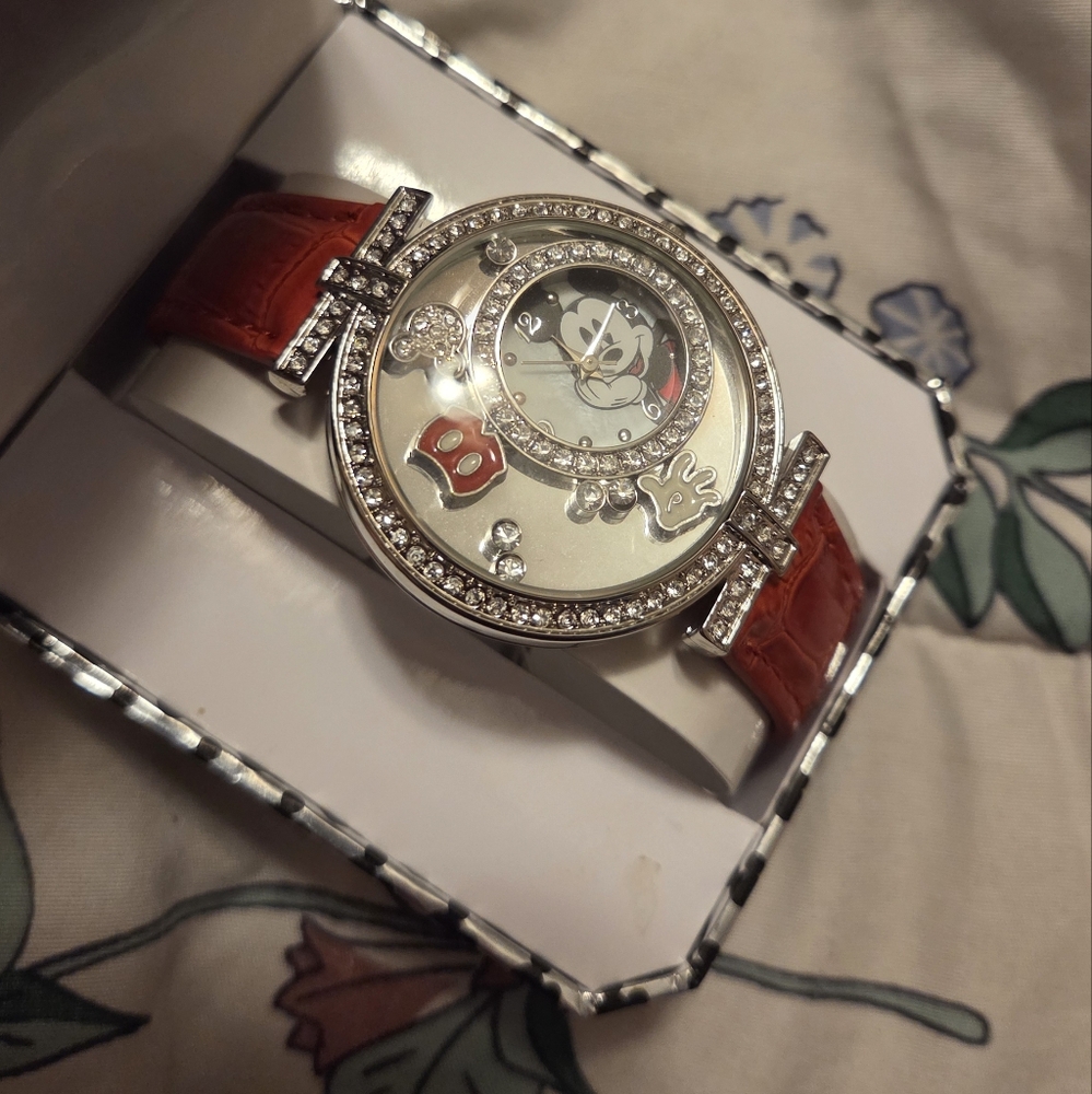 Mickey Mouse Watch - Picture 6 of 6